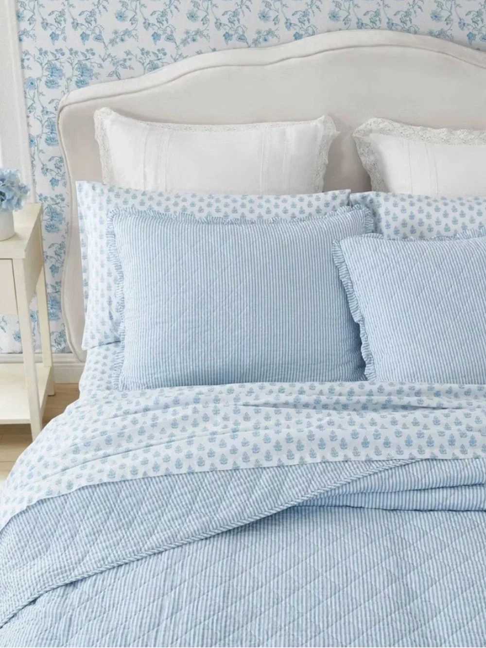 Charming Laura Ashley TWIN Oxford Striped Quilt Set Blue Pin Stripe ~ NEW